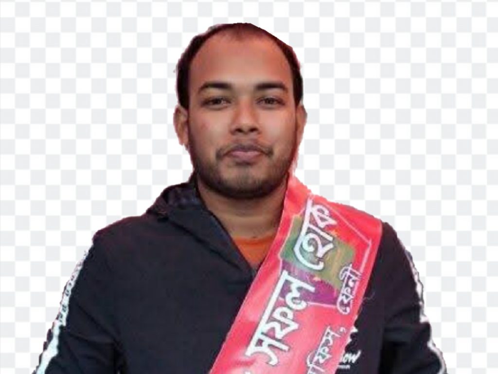 ফেনী পাসপোর্ট অফিসের ঘুষ দুর্নীতির গডফাদার কামরুল হয়েছেন আঙুল ফুলে কলাগাছ